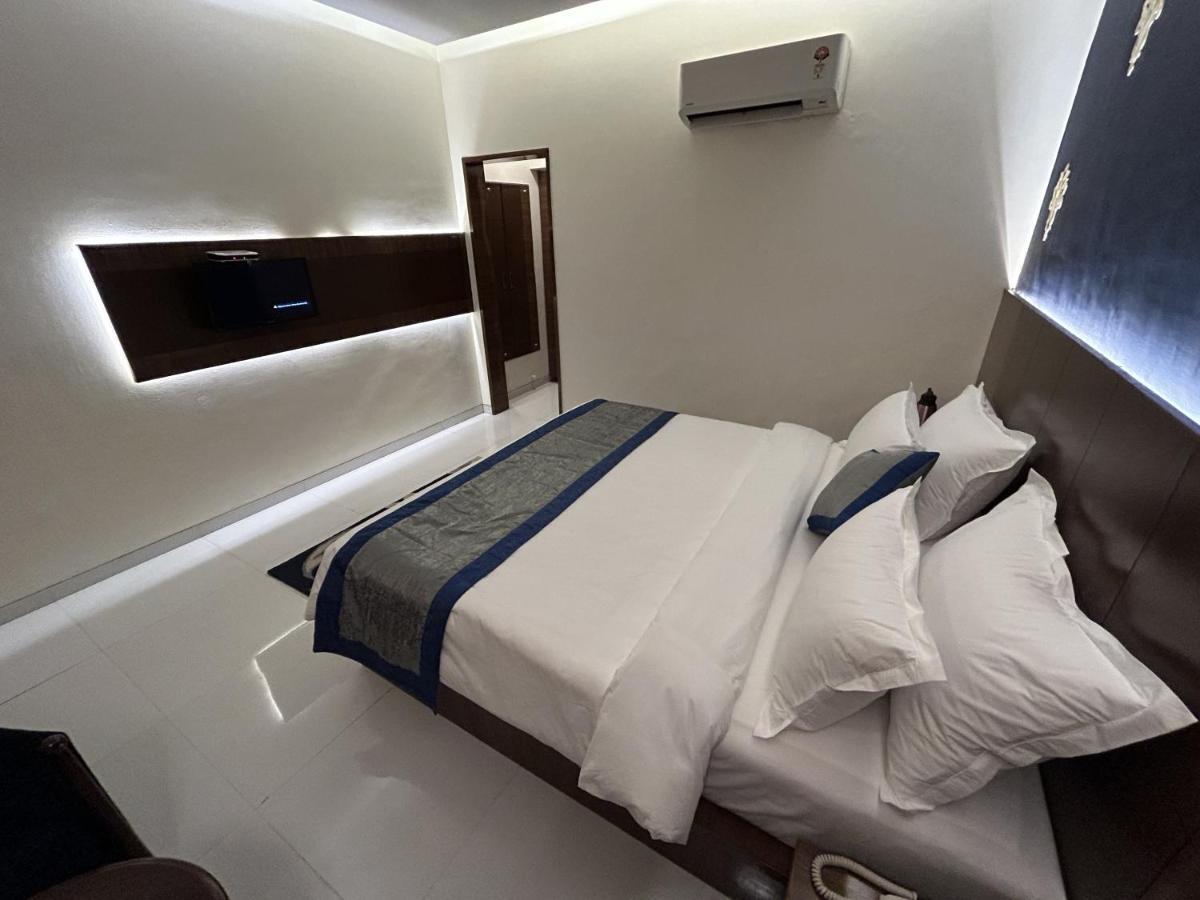 Hotel Gautam Lonavala Extérieur photo